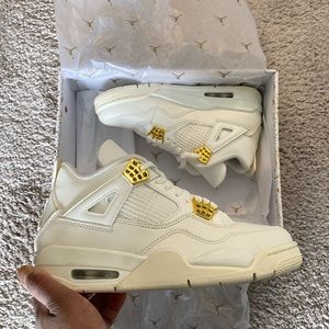 Retro 4 Jordan white gold